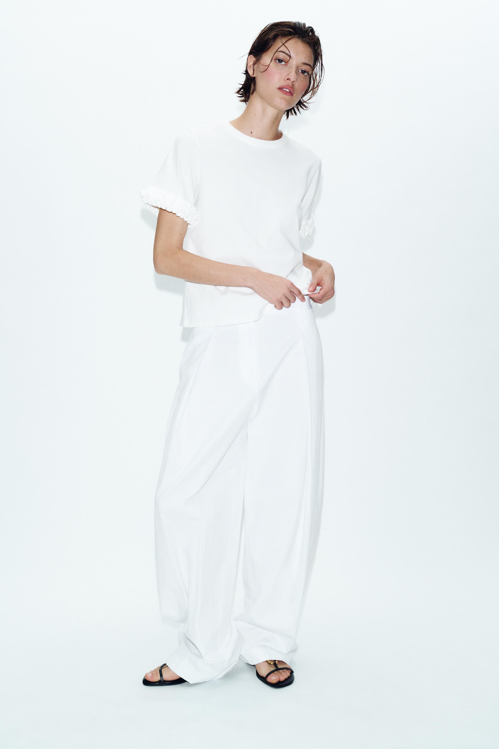 RUFFLED SLEEVE T-SHIRT
